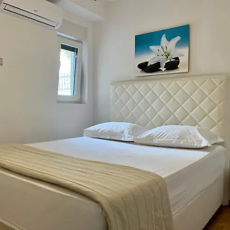 Holiday Home “Petar” With Sea View Vila
