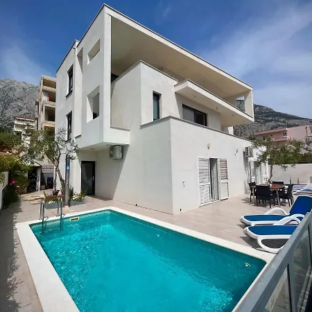Vila Holiday Home “Petar” With Sea View