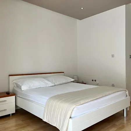 Vila Holiday Home “Petar” With Sea View Makarská