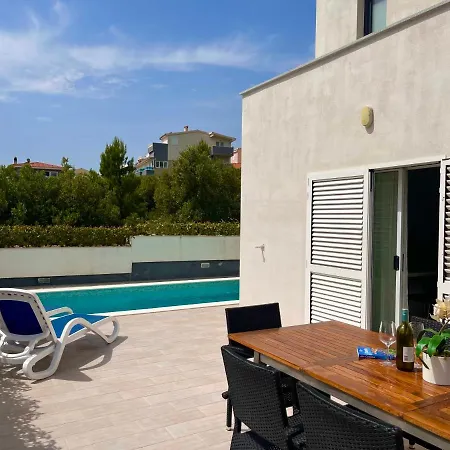 Holiday Home “Petar” With Sea View Vila *